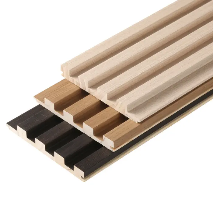 Hvordan kan et lamelvægpanel forvandle et rum uden at få det til at føles overdesignet?